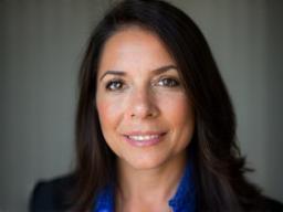 Isabella Rossi, Chief Operations Officer